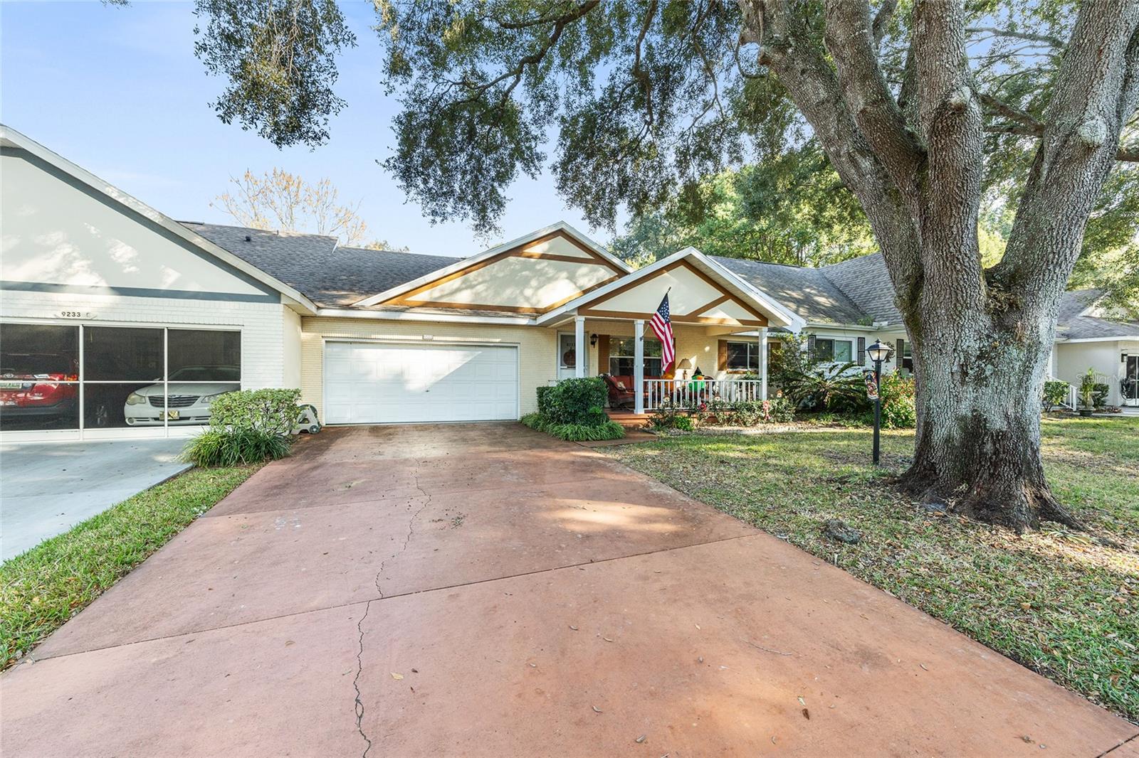 CIRCLE SQUARE WOODS - Residential