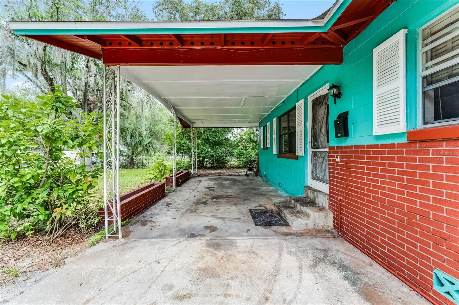 770 W WEBSTER AVENUE