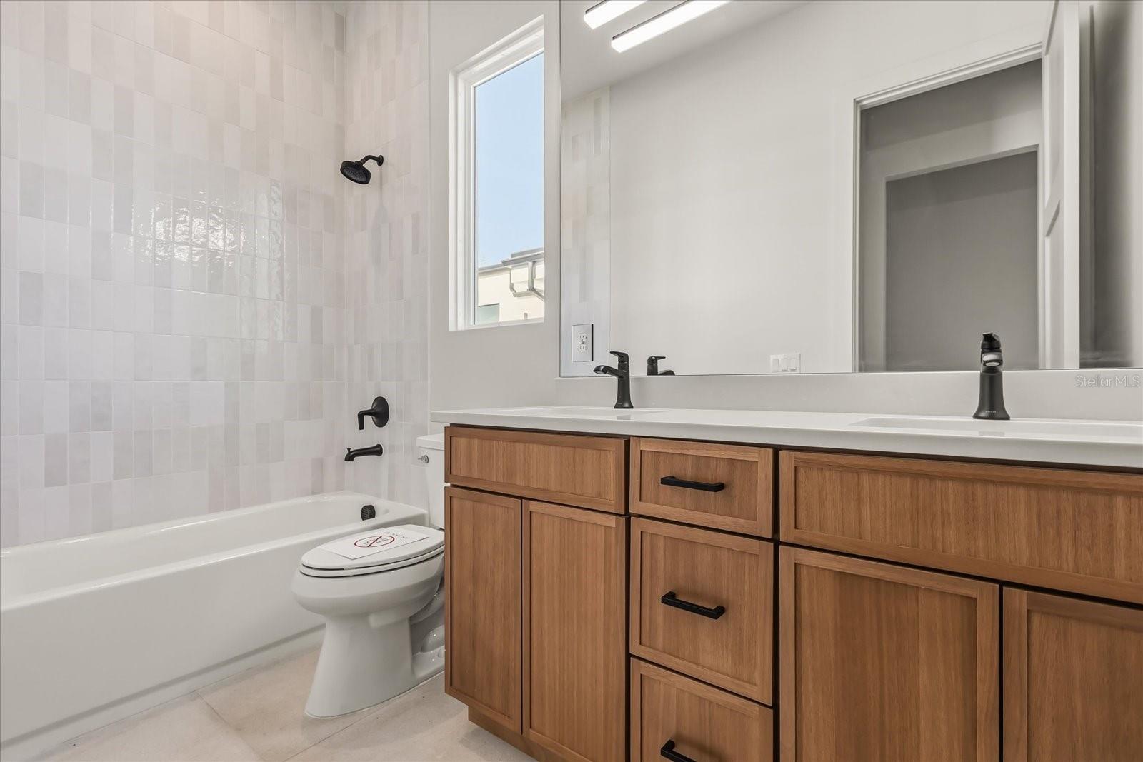 LAKE KILLARNEY SHORES - Residential