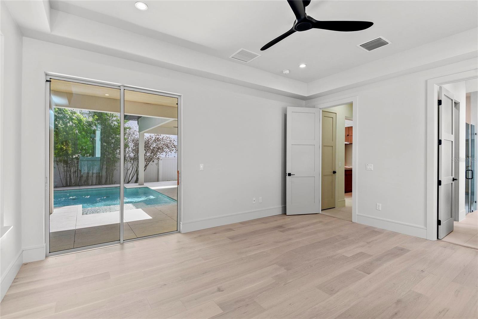 LAKE KILLARNEY SHORES - Residential