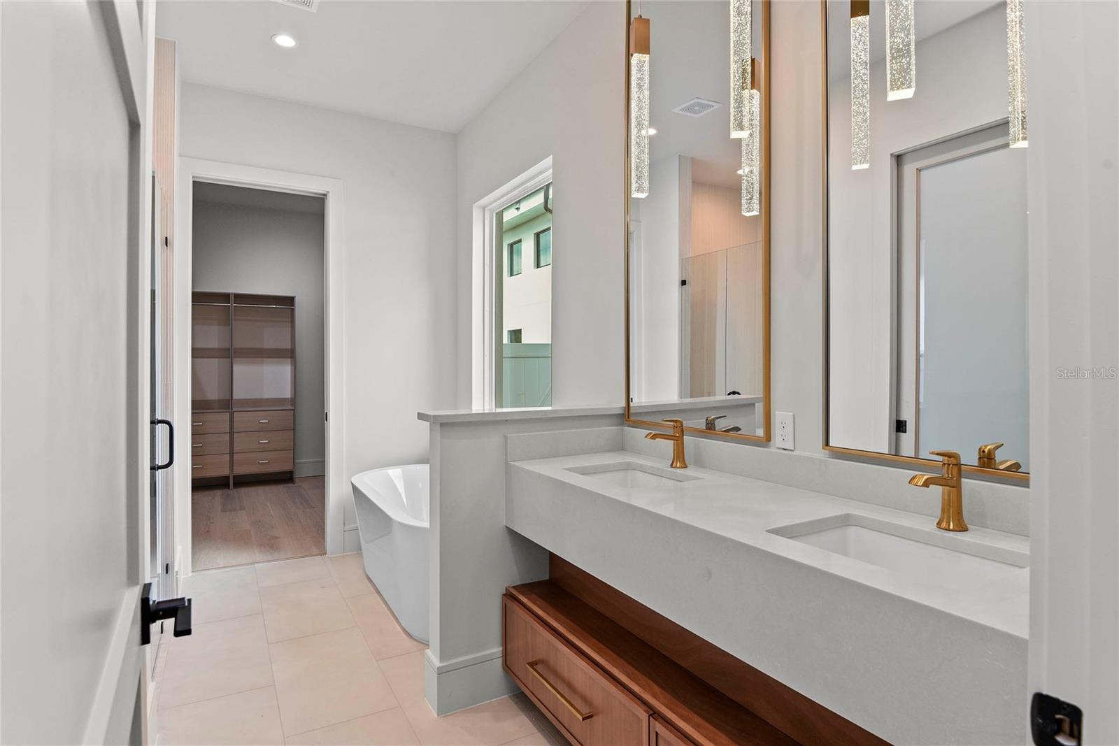 LAKE KILLARNEY SHORES - Residential