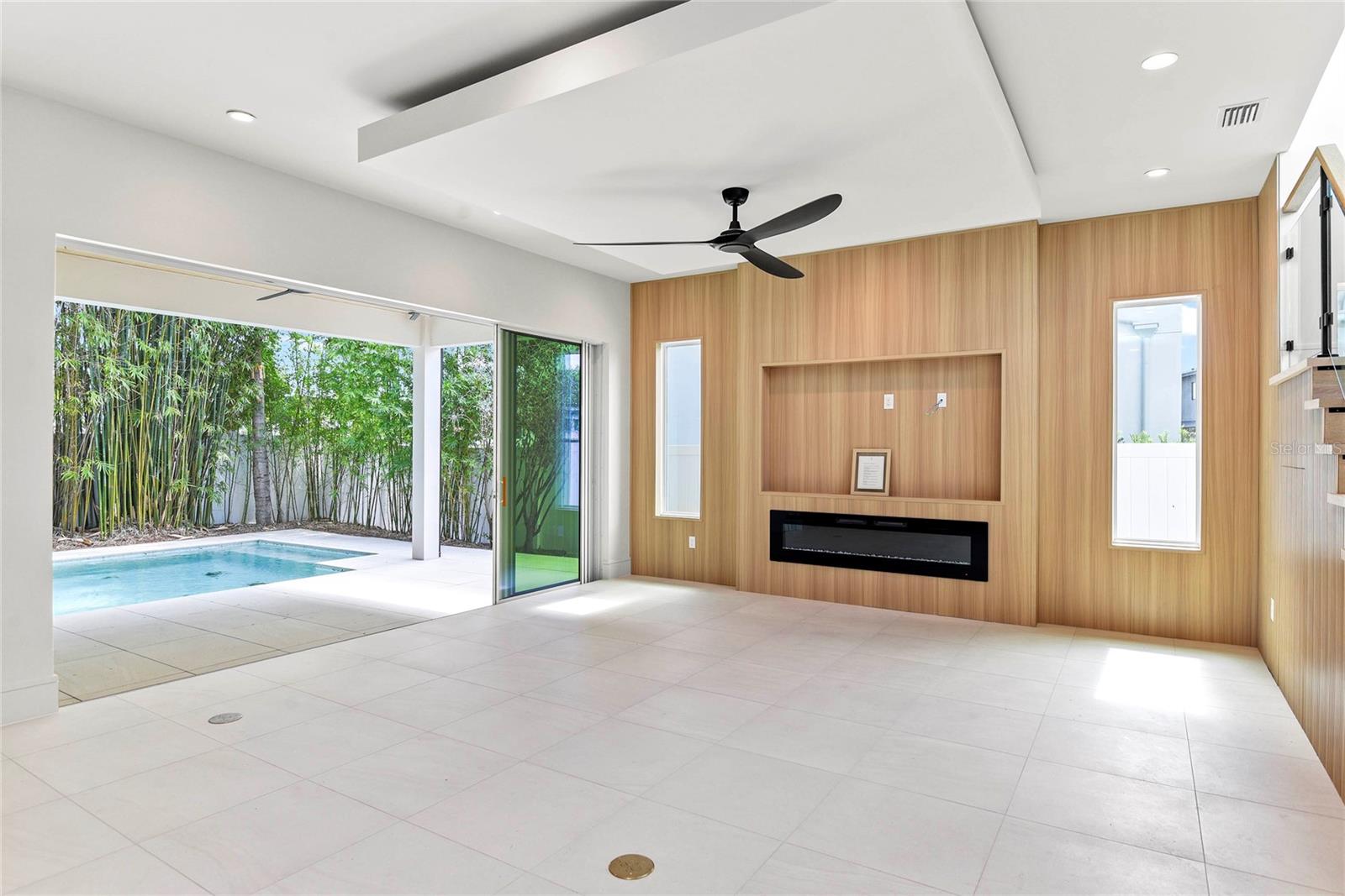 LAKE KILLARNEY SHORES - Residential