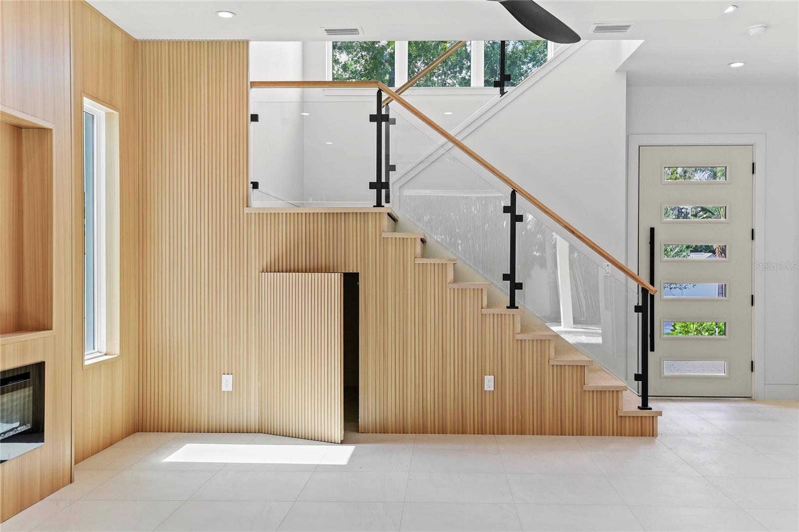 607 ELLEN DRIVE