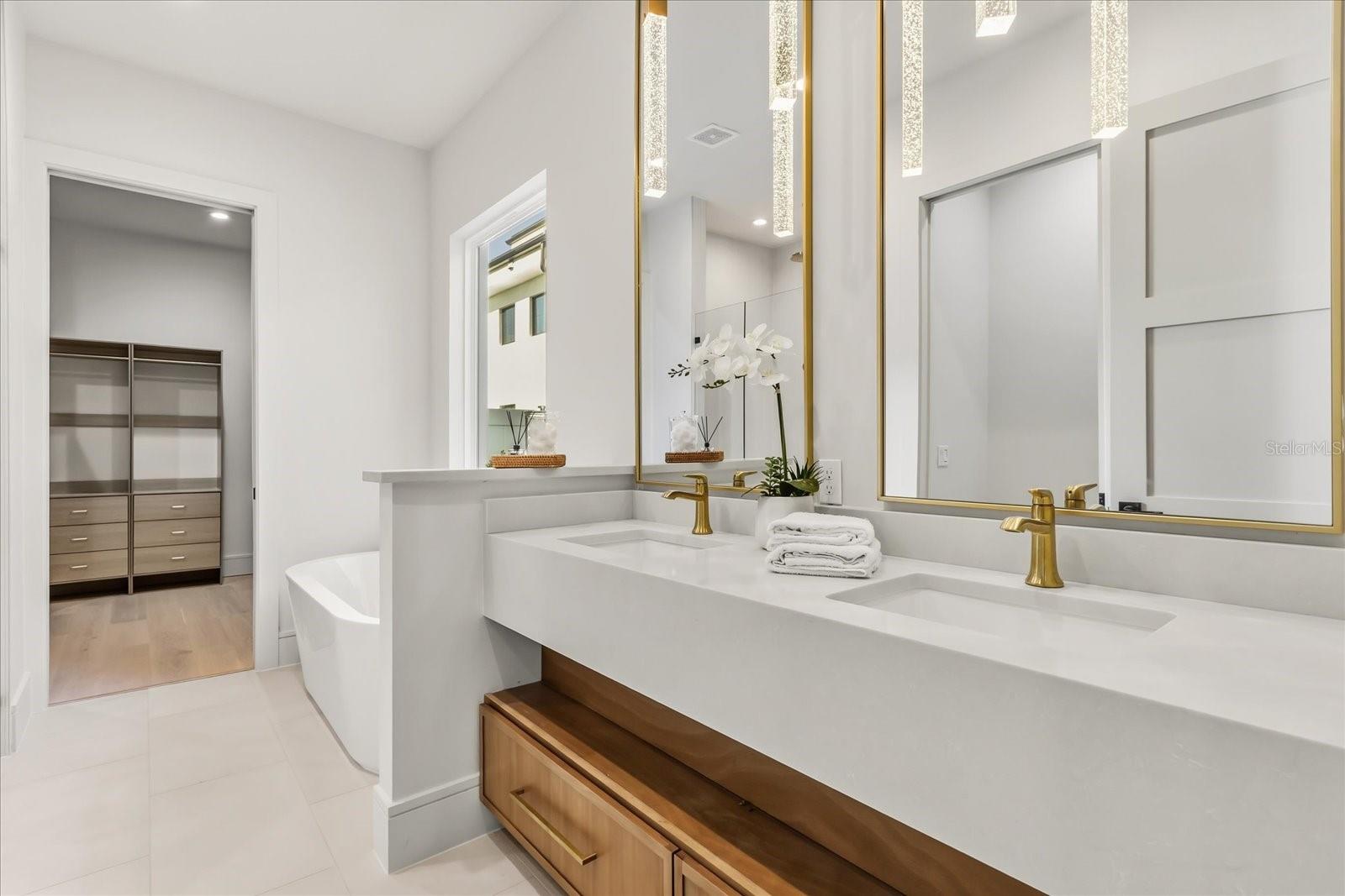 LAKE KILLARNEY SHORES - Residential