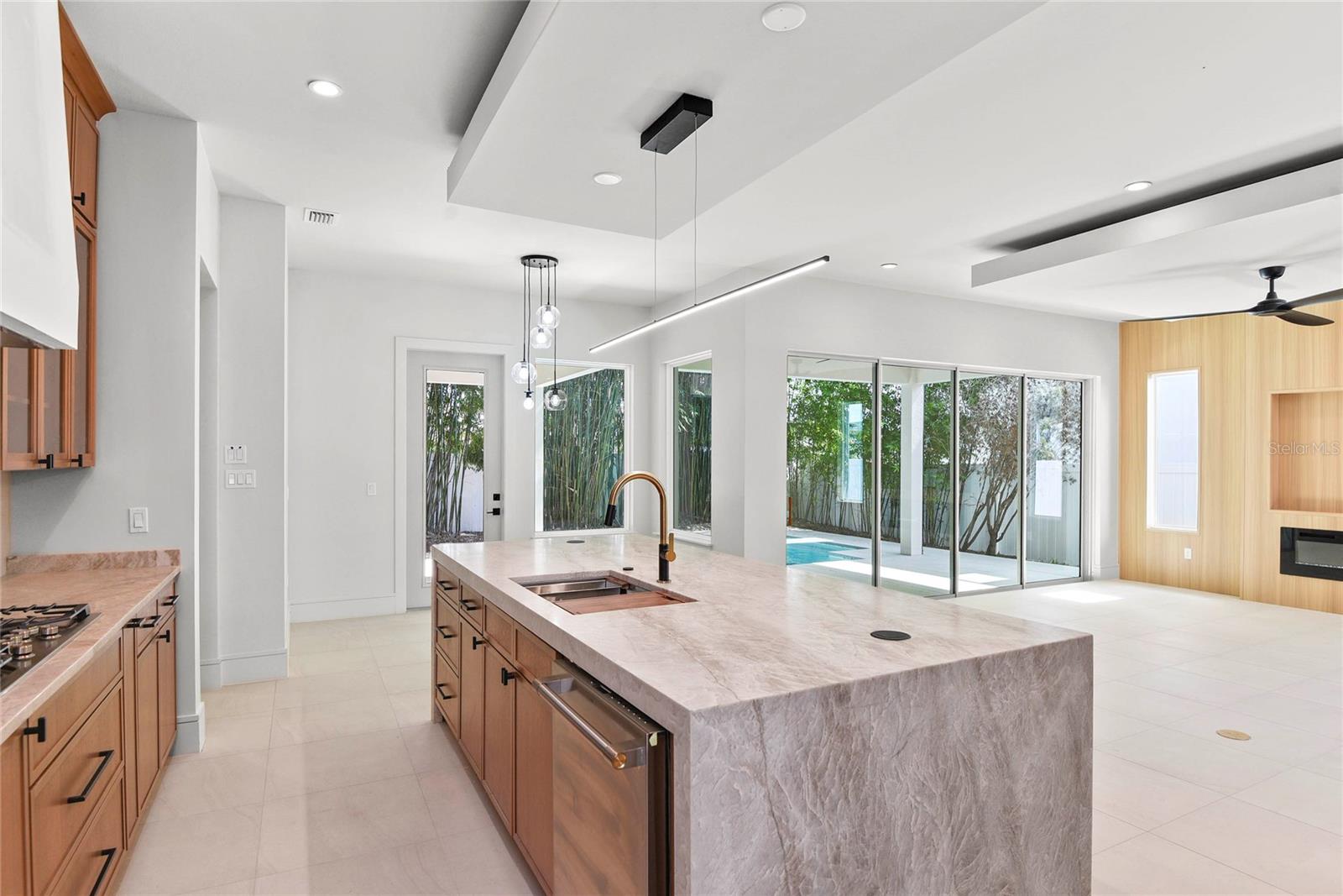 LAKE KILLARNEY SHORES - Residential