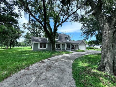 A home in PLANT CITY