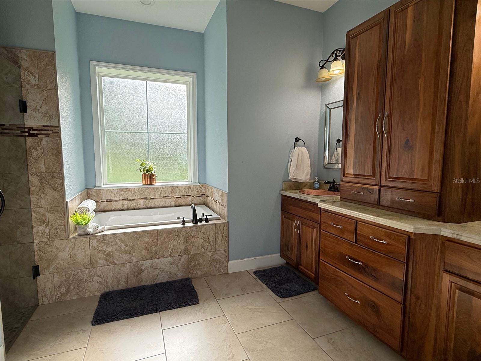 ASHLEY OAKS - Residential