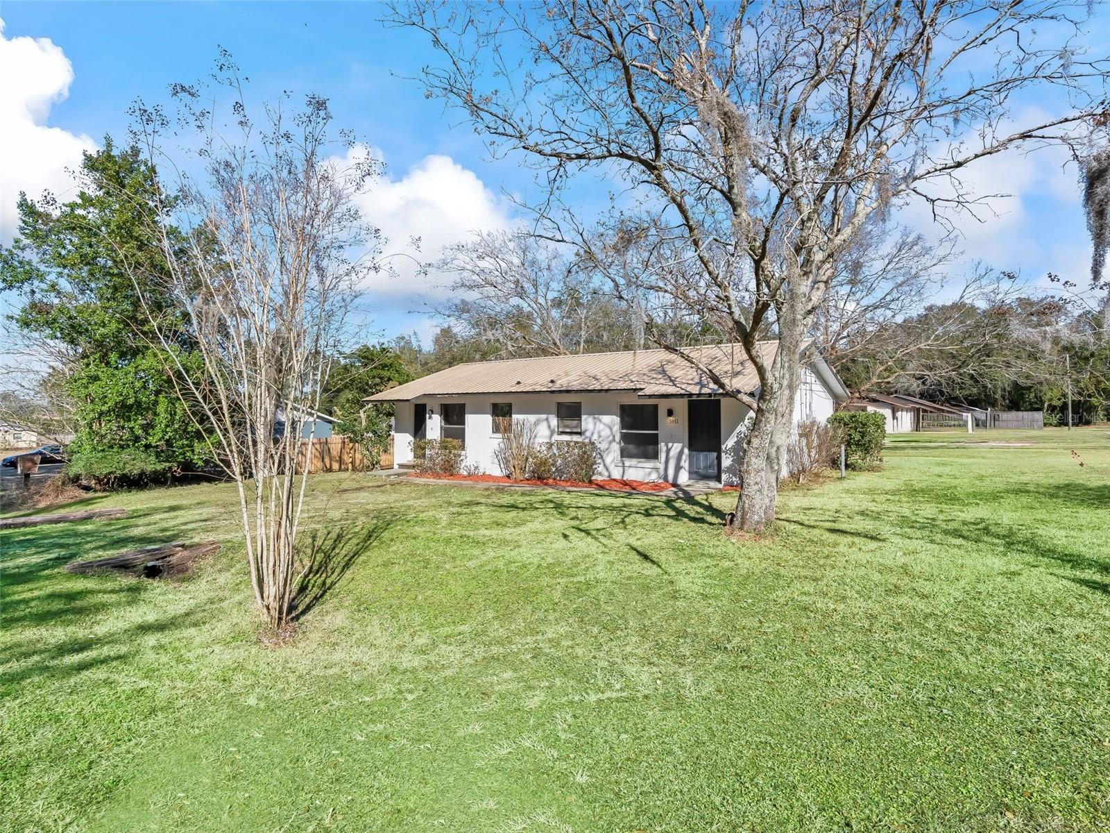 5911/5913 NW 9TH STREET