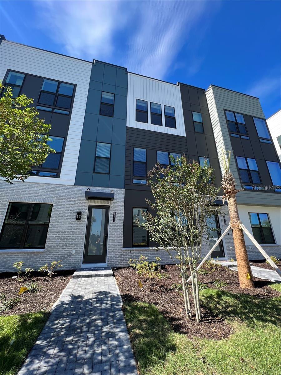 2257 VALENTINE ALLEY