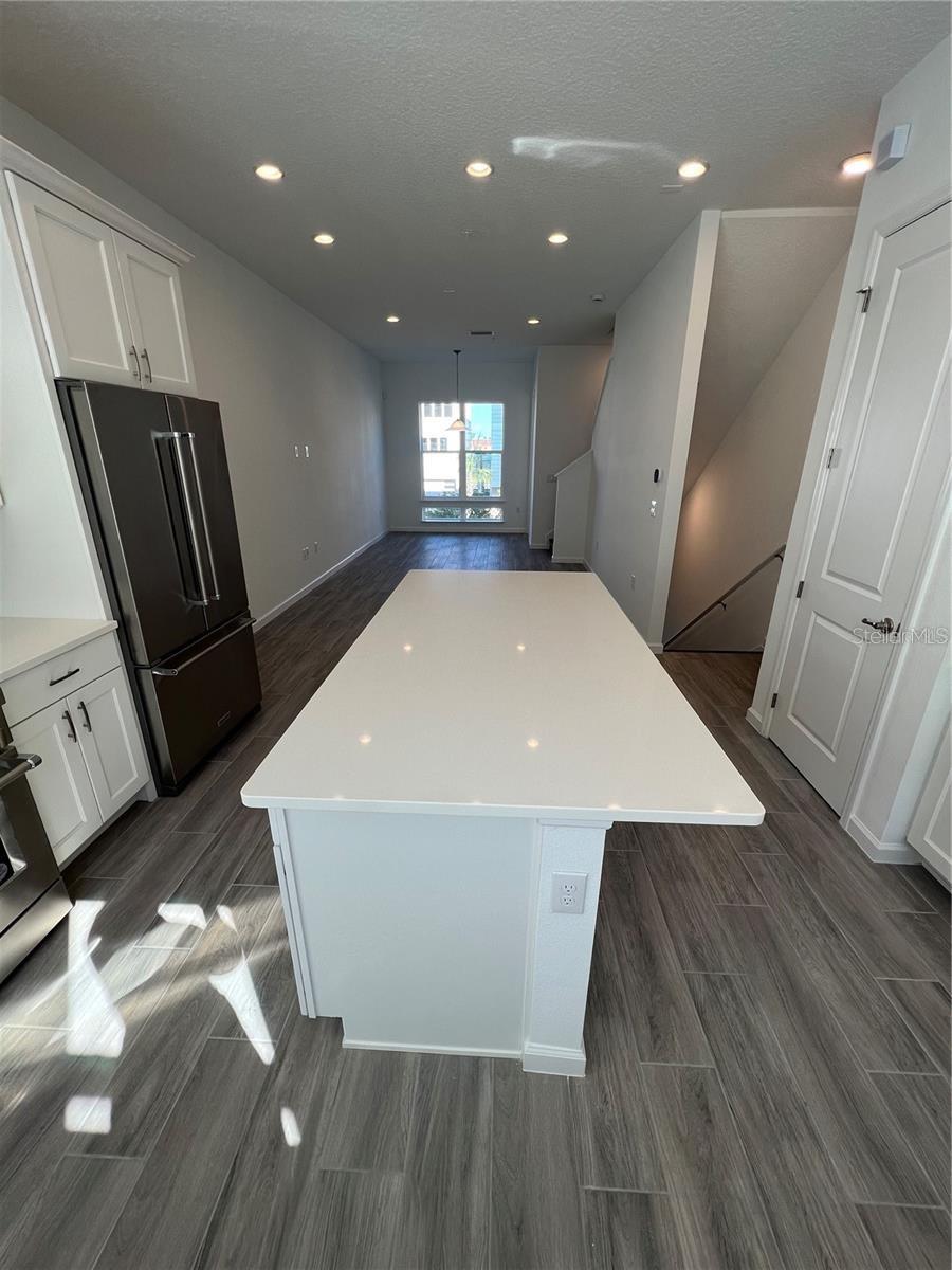 2257 VALENTINE ALLEY