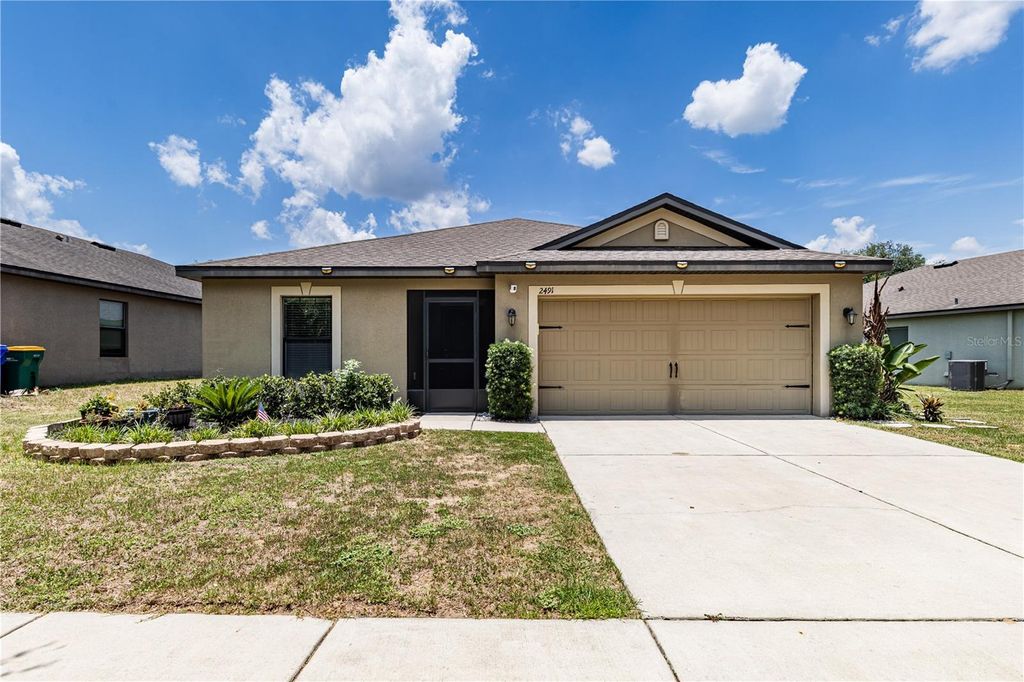 Photo of 2491 Bracknell Forest Trail, Tavares, FL 32778 (MLS # G5114021)
