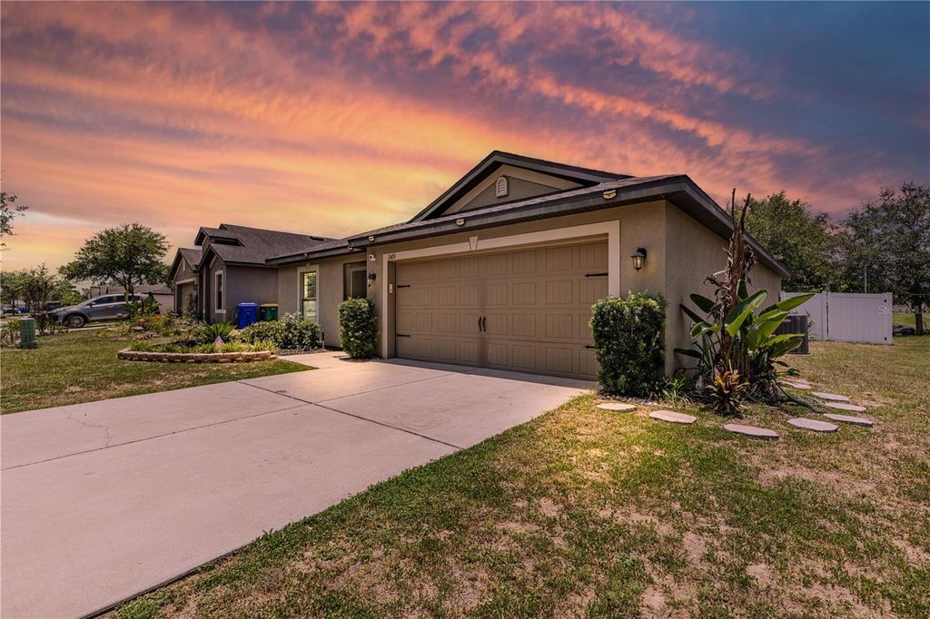 Photo of 2491 Bracknell Forest Trail, Tavares, FL 32778 (MLS # G5114021)