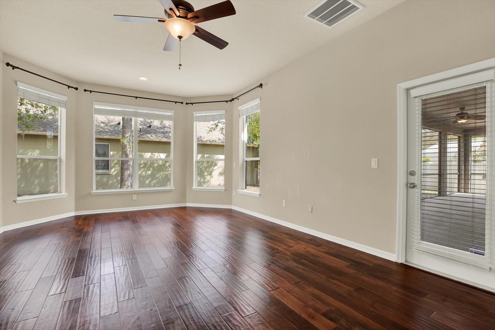 WILDERNESS LAKE PRESERVE - Residential