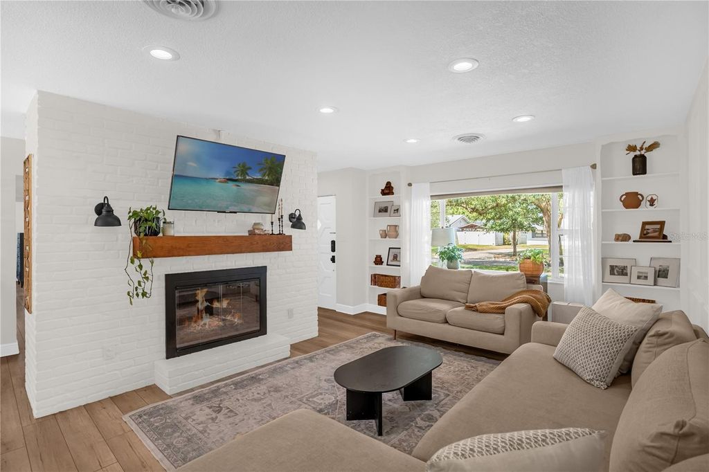 Photo of 688 Brechin Drive, Winter Park, FL 32792 (MLS # O6403080)