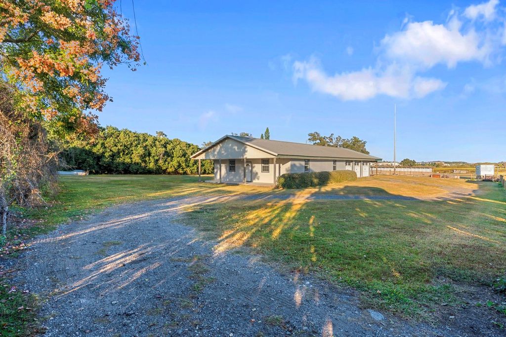 Photo of 3305 Lampp Road, Plant City, FL 33565 (MLS # TB8449245)