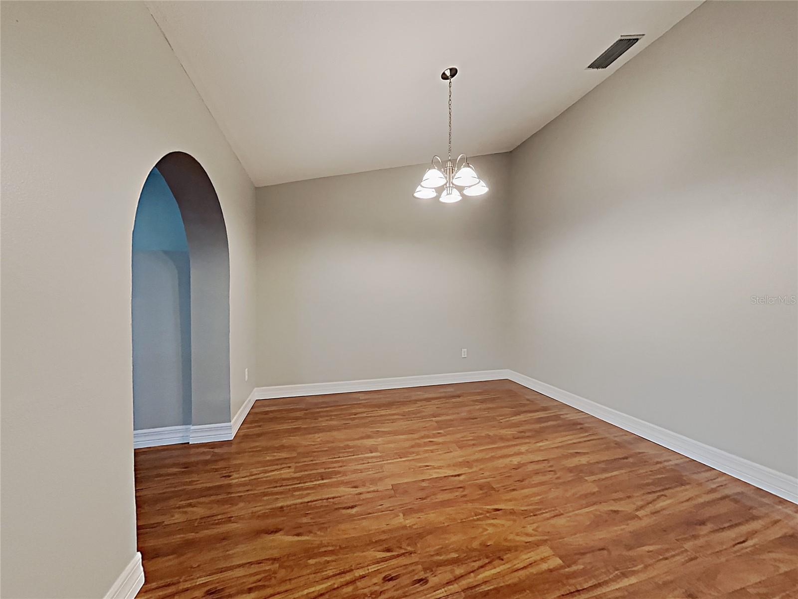 1237 BARMERE LANE