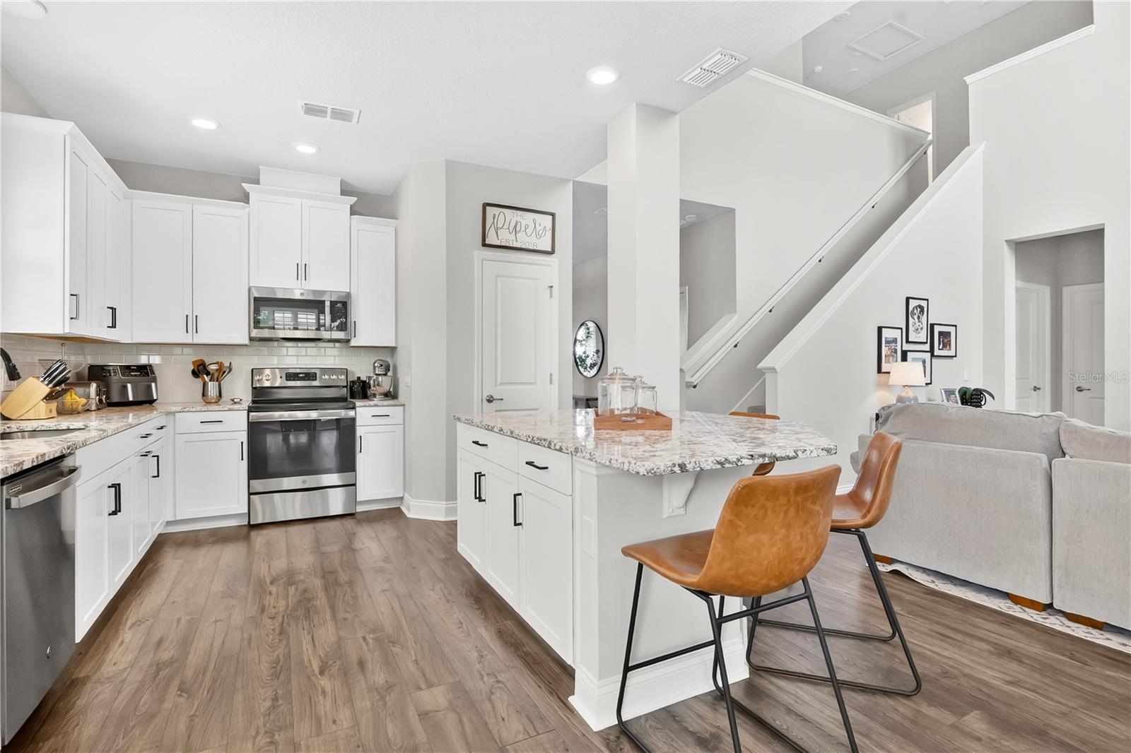 JOHNS LAKE LNDG PH 5 - Residential