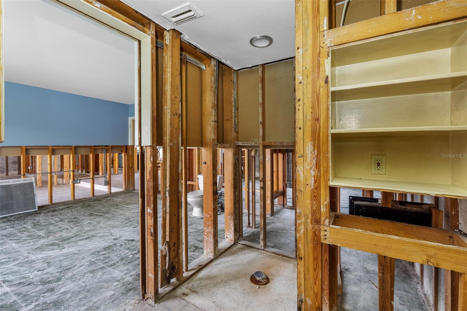 BAY ISLAND CONDO ISLAND ESTATES - Residential