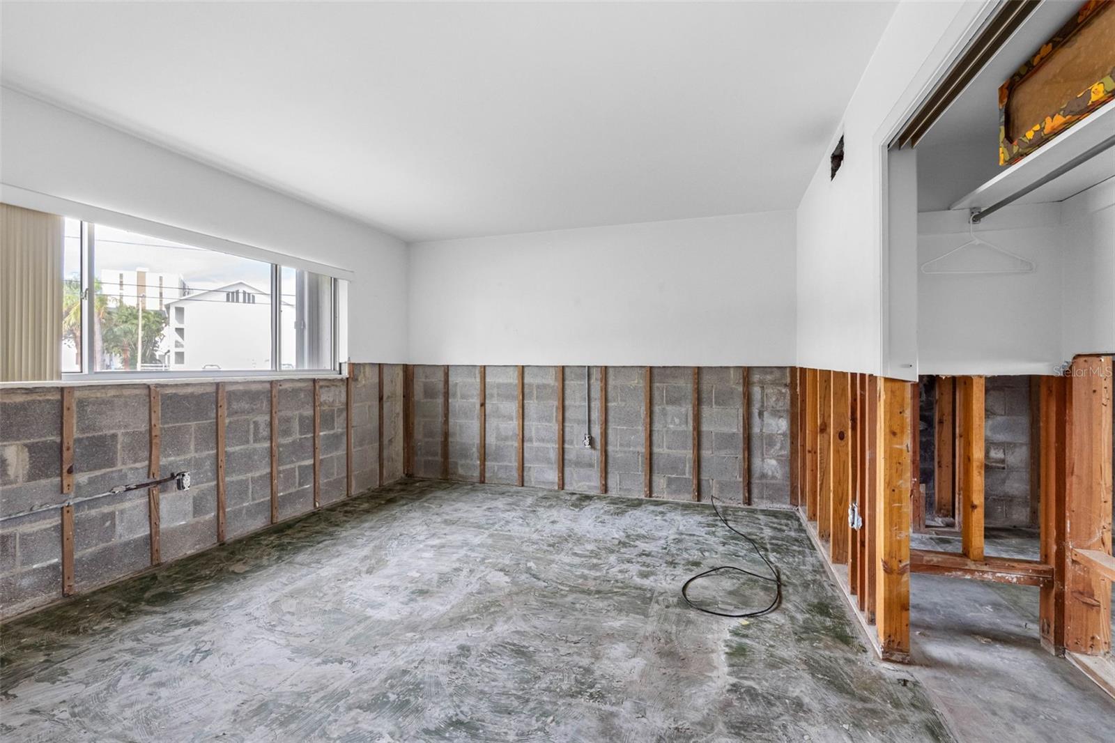 BAY ISLAND CONDO ISLAND ESTATES - Residential