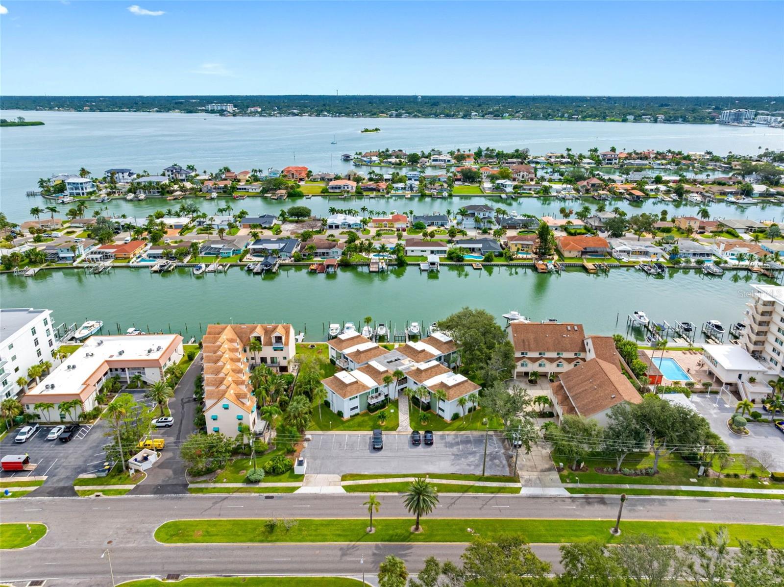 BAY ISLAND CONDO ISLAND ESTATES - Residential