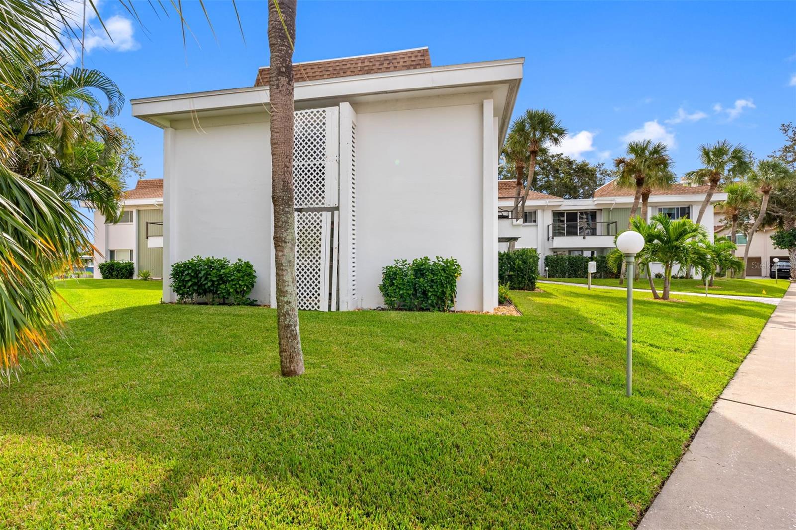 BAY ISLAND CONDO ISLAND ESTATES - Residential