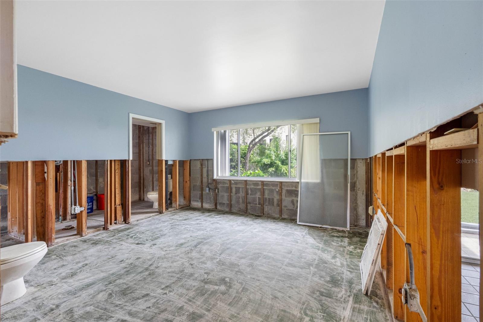 BAY ISLAND CONDO ISLAND ESTATES - Residential