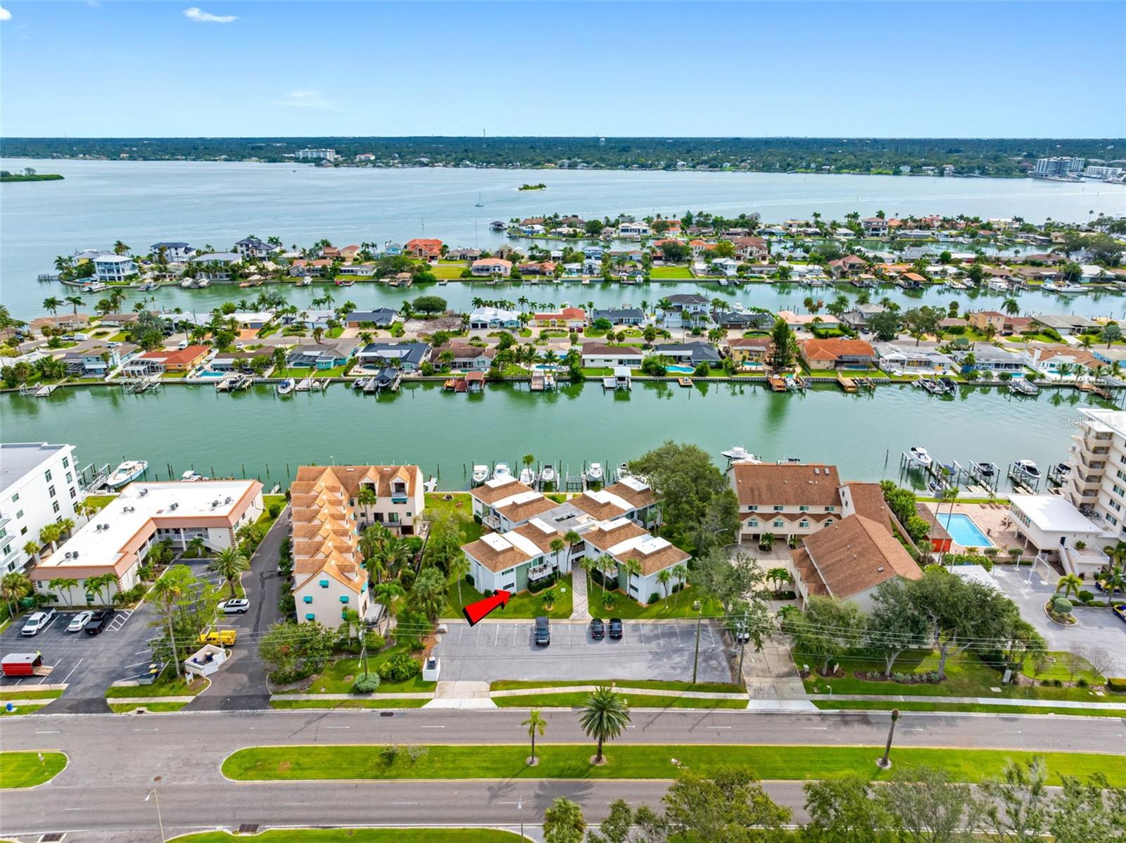 BAY ISLAND CONDO ISLAND ESTATES - Residential