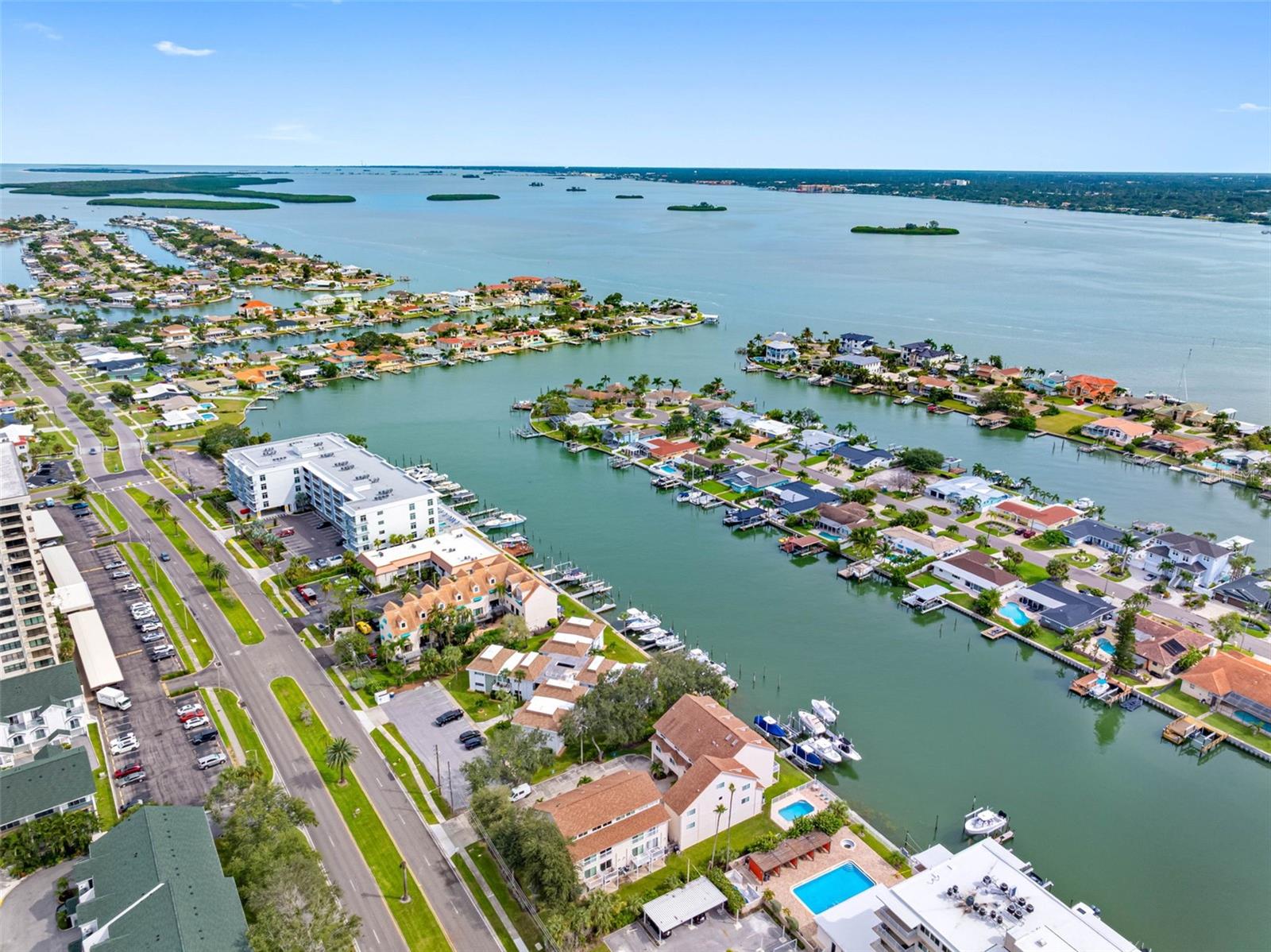 BAY ISLAND CONDO ISLAND ESTATES - Residential