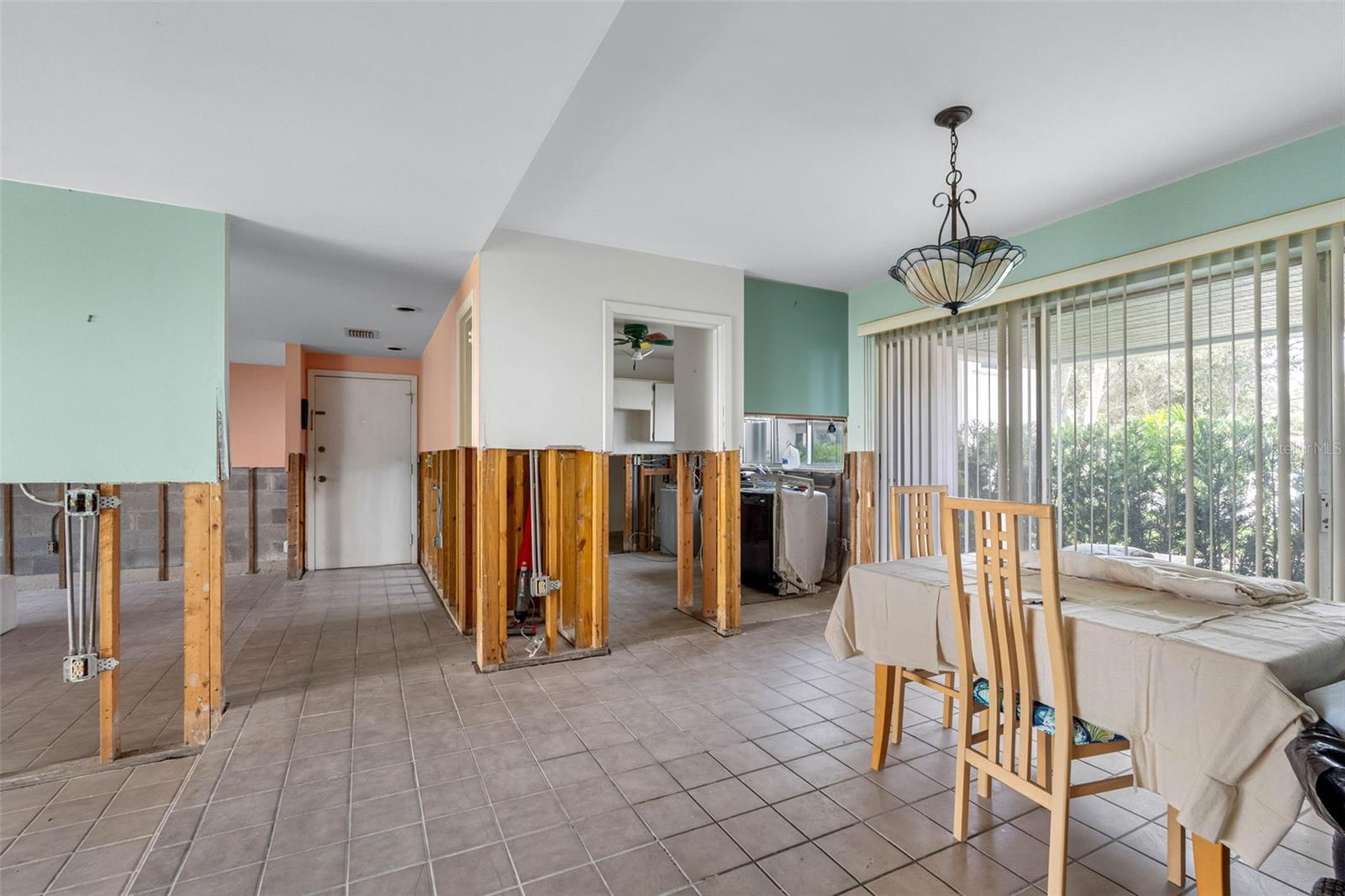 BAY ISLAND CONDO ISLAND ESTATES - Residential