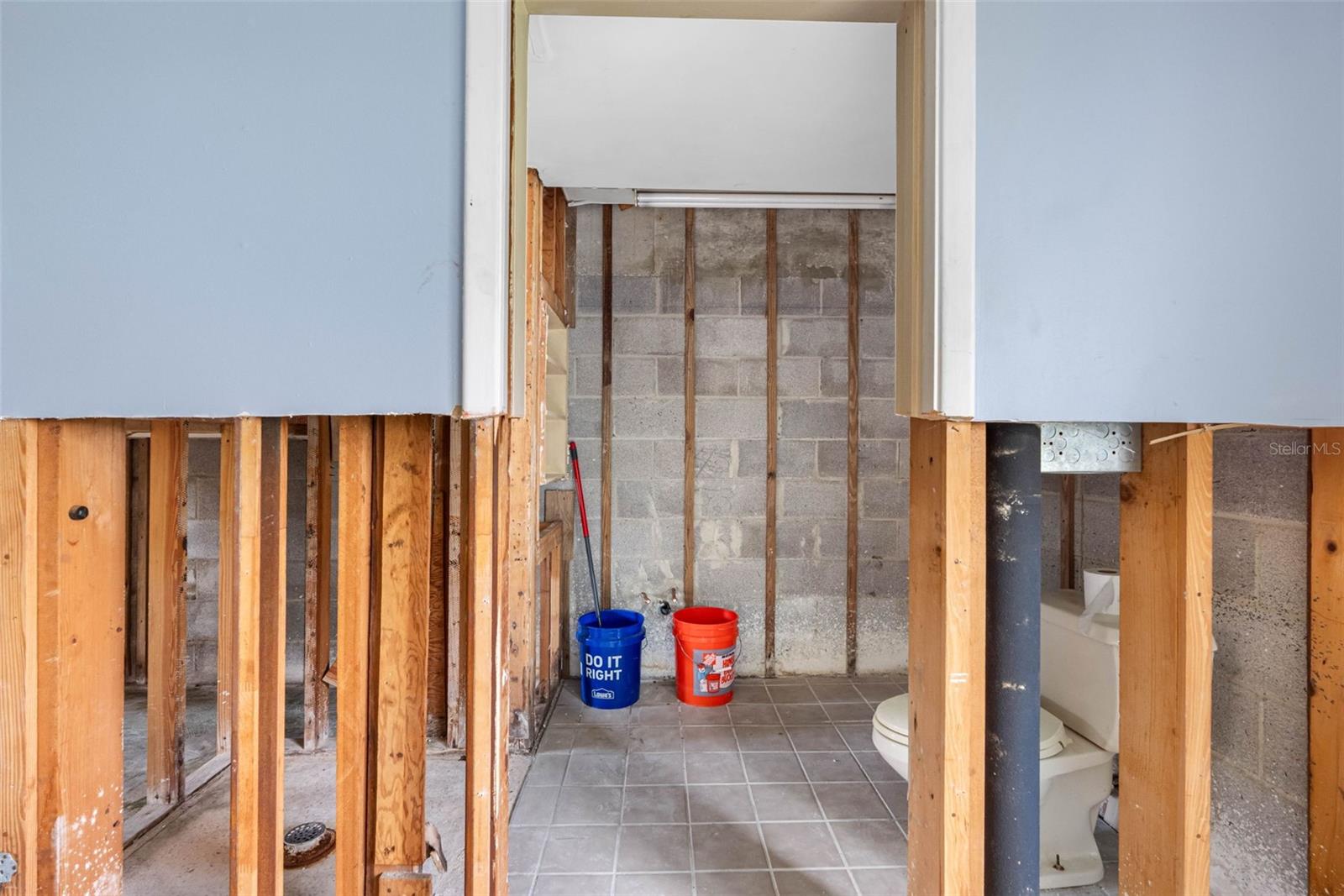 BAY ISLAND CONDO ISLAND ESTATES - Residential