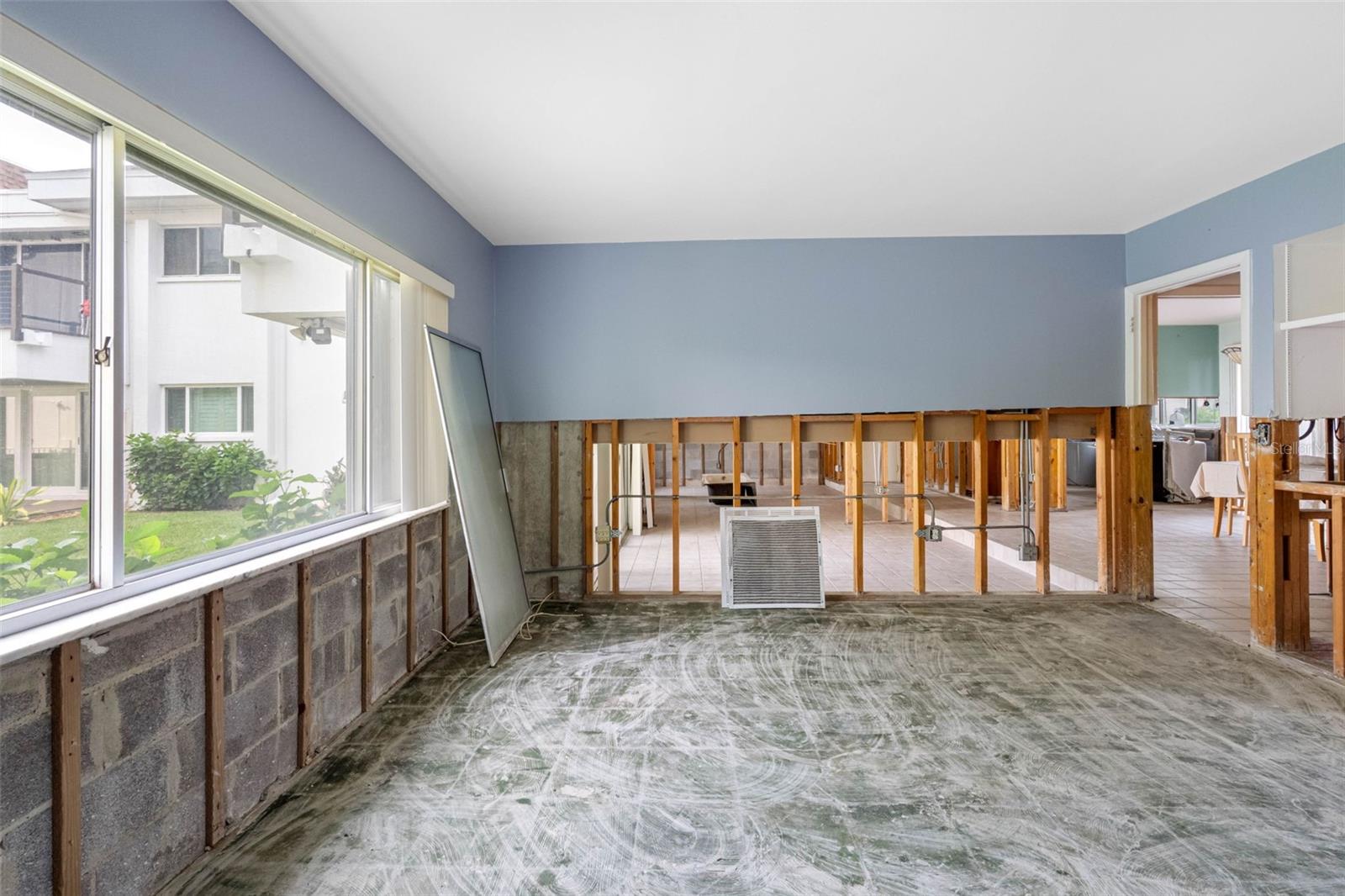 BAY ISLAND CONDO ISLAND ESTATES - Residential