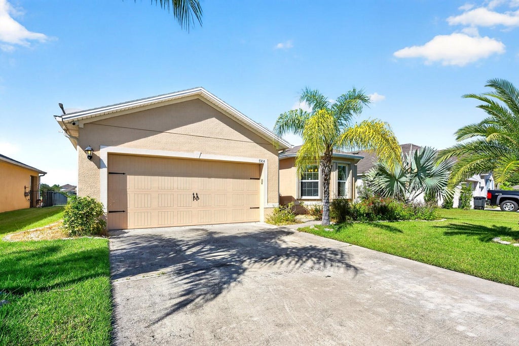 Photo of 5304 Bear Corn Run, Port Orange, FL 32128 (MLS # V4951945)