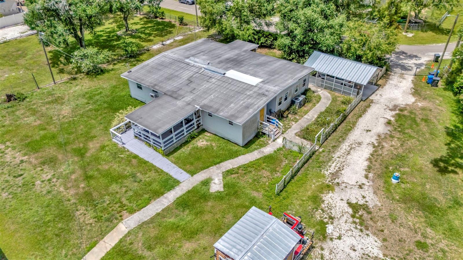 8001 N MEADOWVIEW CIRCLE
