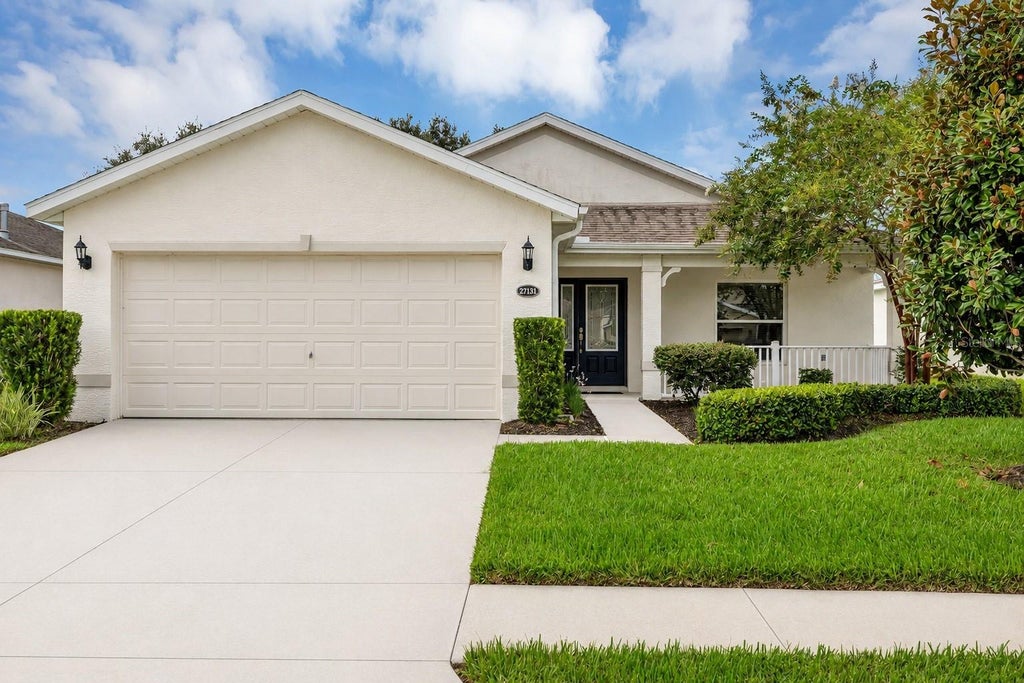 Photo of 27131 Roanoke Drive, Leesburg, FL 34748 (MLS # G5117170)