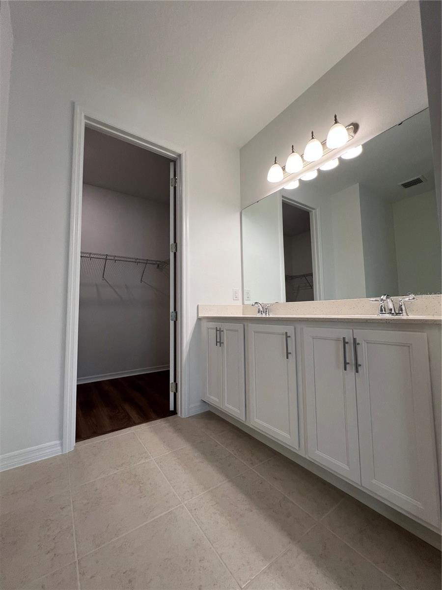 HILLS OF MINNEOLA - Residential Lease