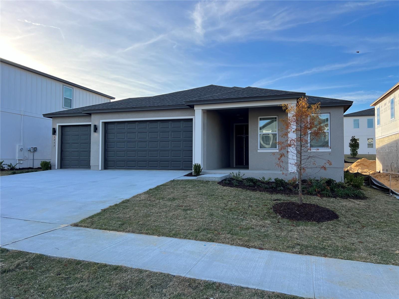 HILLS OF MINNEOLA - Residential Lease