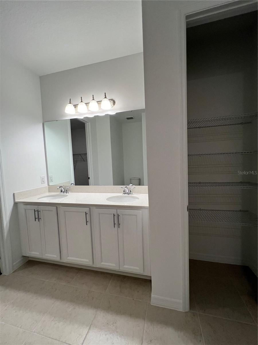 HILLS OF MINNEOLA - Residential Lease