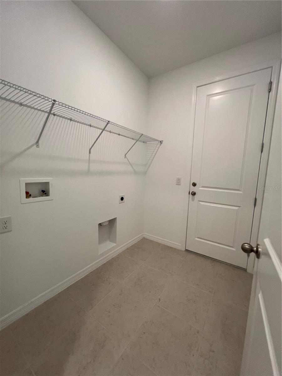 HILLS OF MINNEOLA - Residential Lease