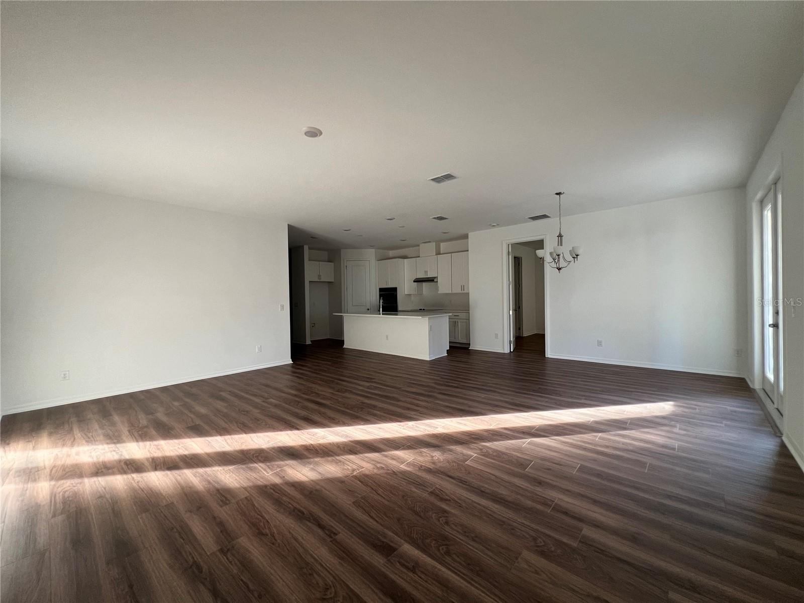 HILLS OF MINNEOLA - Residential Lease