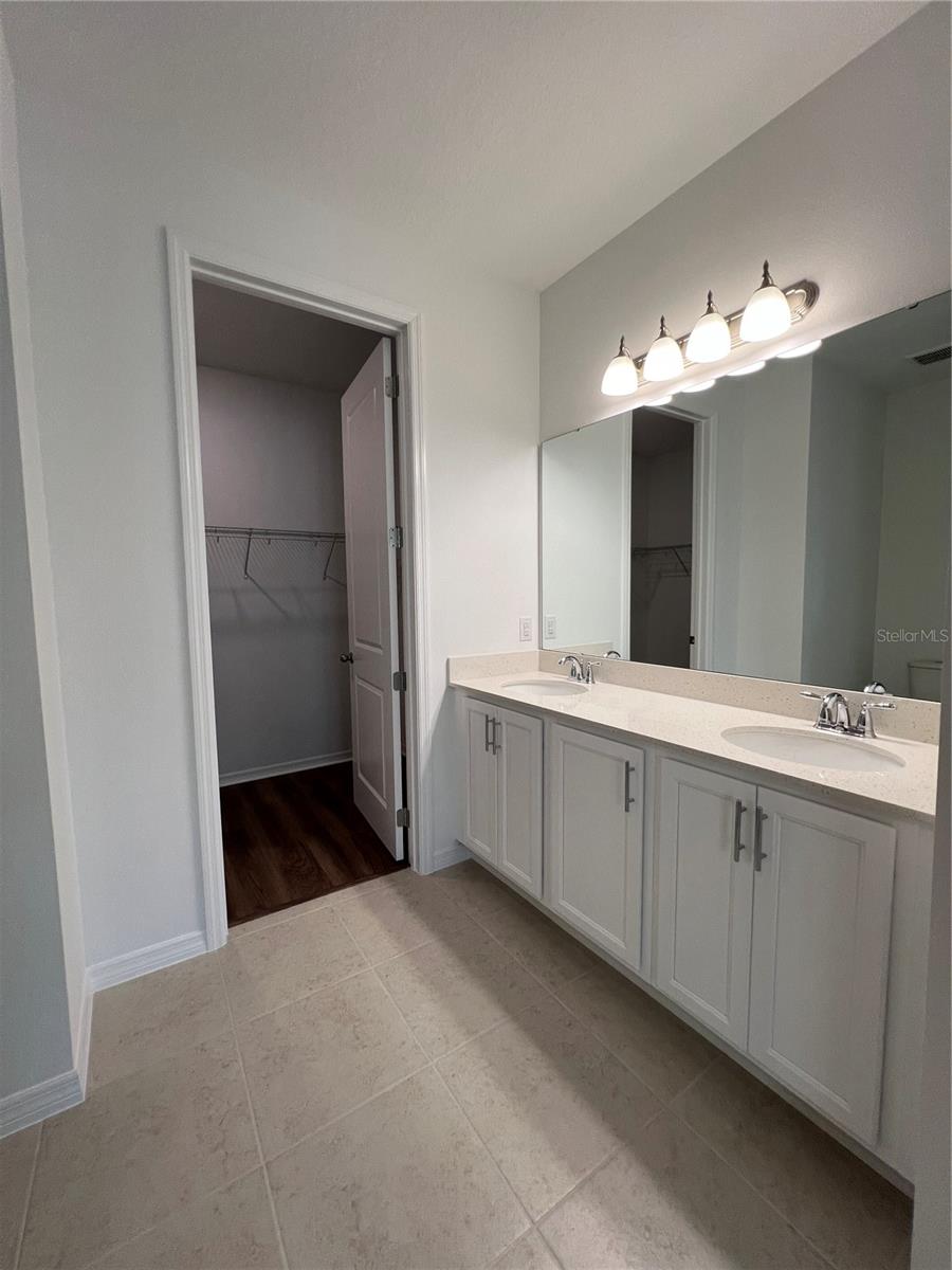 HILLS OF MINNEOLA - Residential Lease