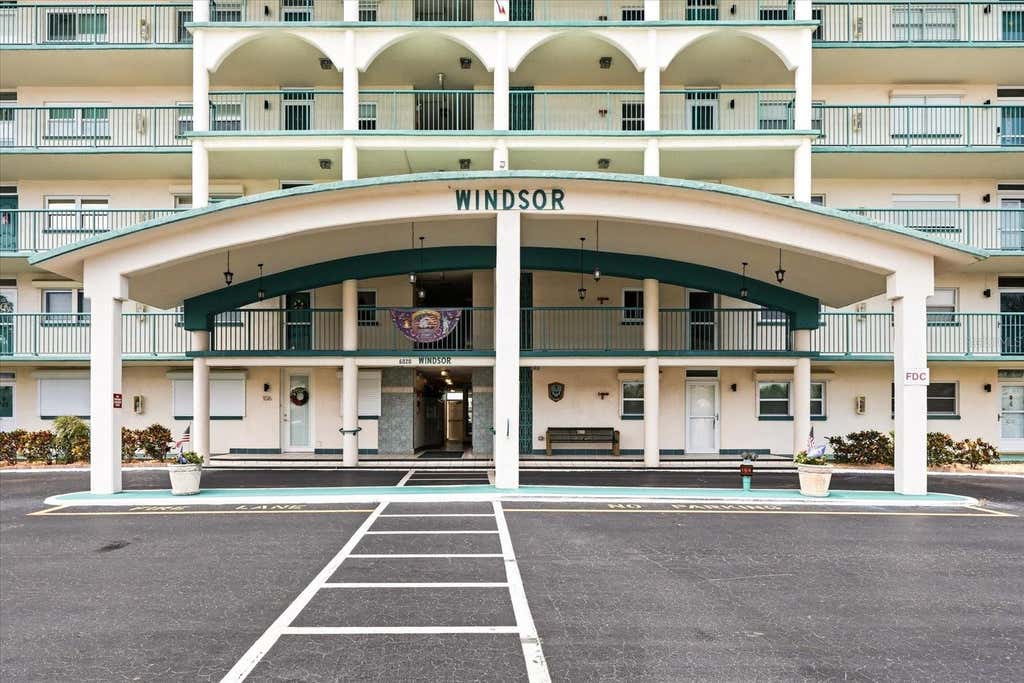 Photo of 6020 Shore Boulevard S #1002, Gulfport, FL 33707 (MLS # O6424366)