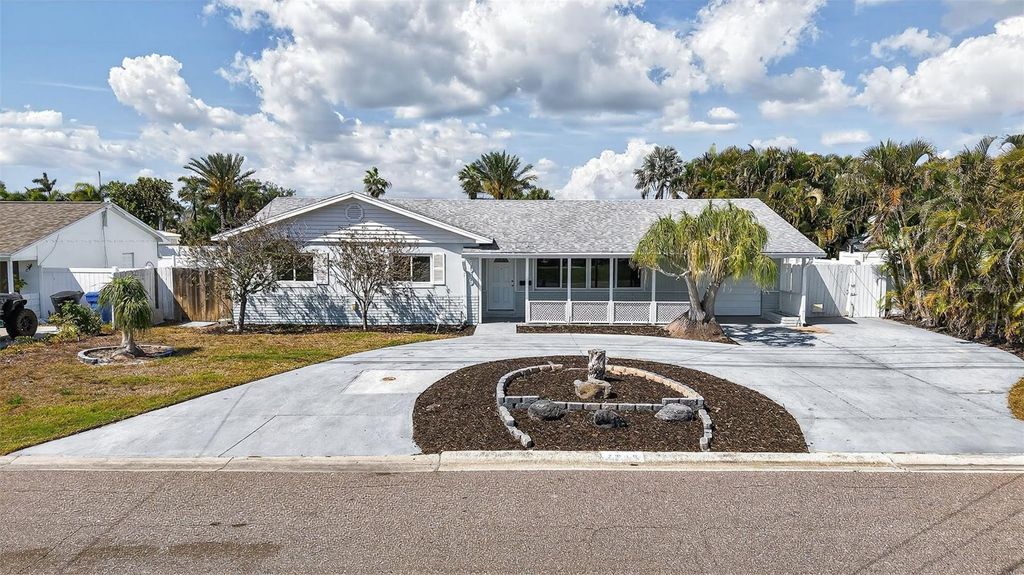 Photo of 7919 Causeway Boulevard S, St Petersburg, FL 33707 (MLS # TB8493139)