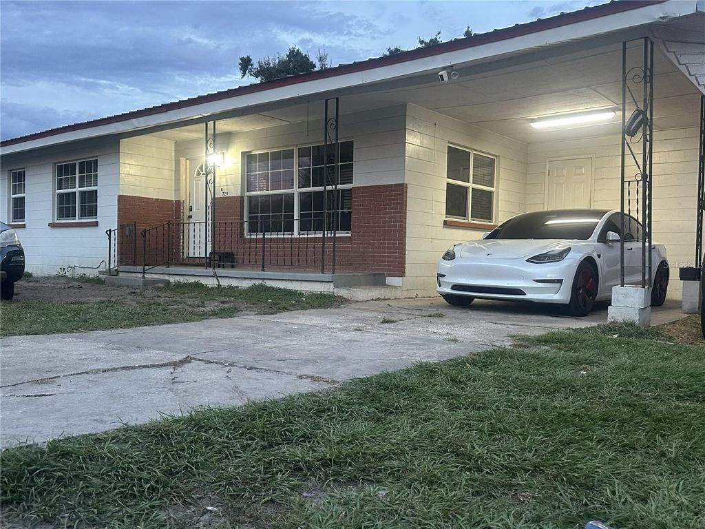 Photo of 729 Saratoga Avenue, Lakeland, FL 33815 (MLS # W7879971)
