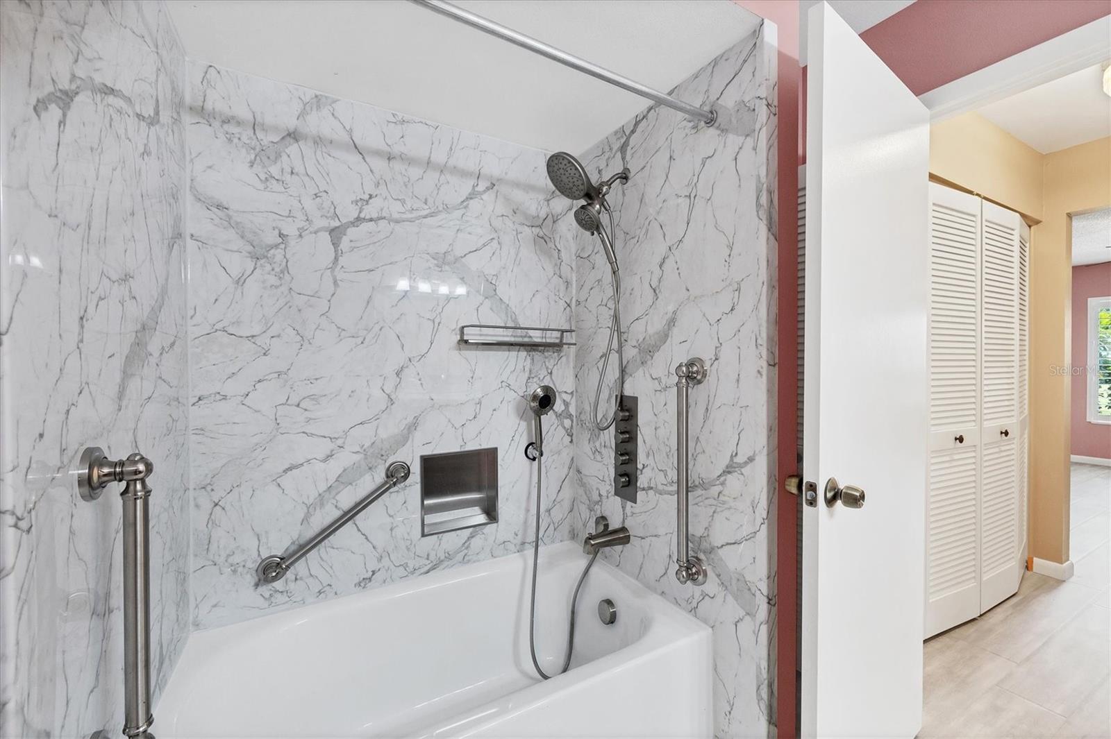 COUNTRY VILLAGE - Residential