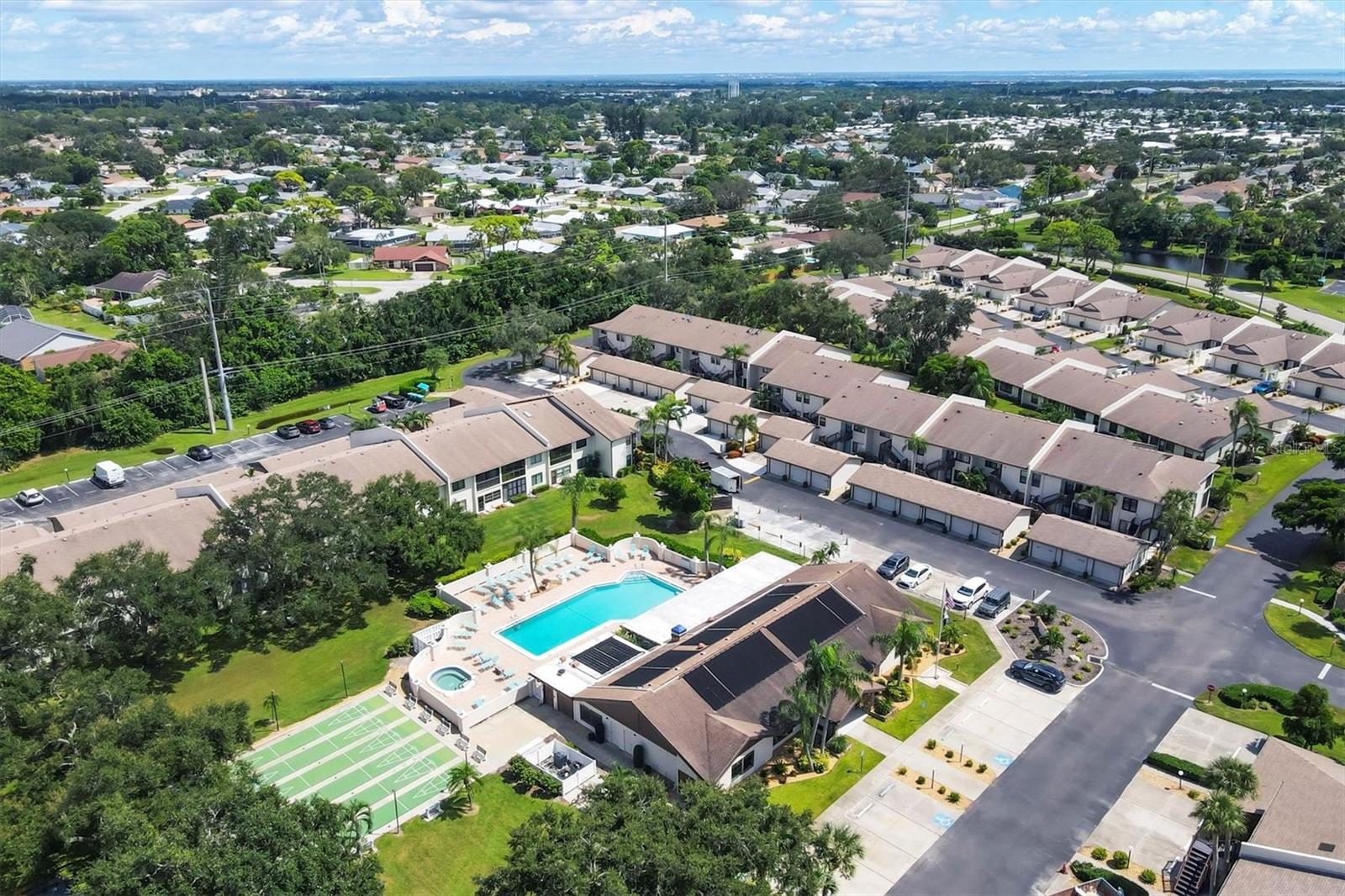 COUNTRY VILLAGE - Residential