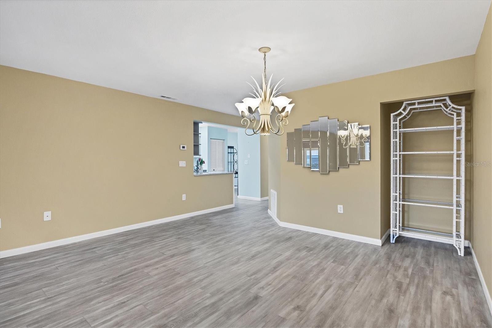 COUNTRY VILLAGE - Residential