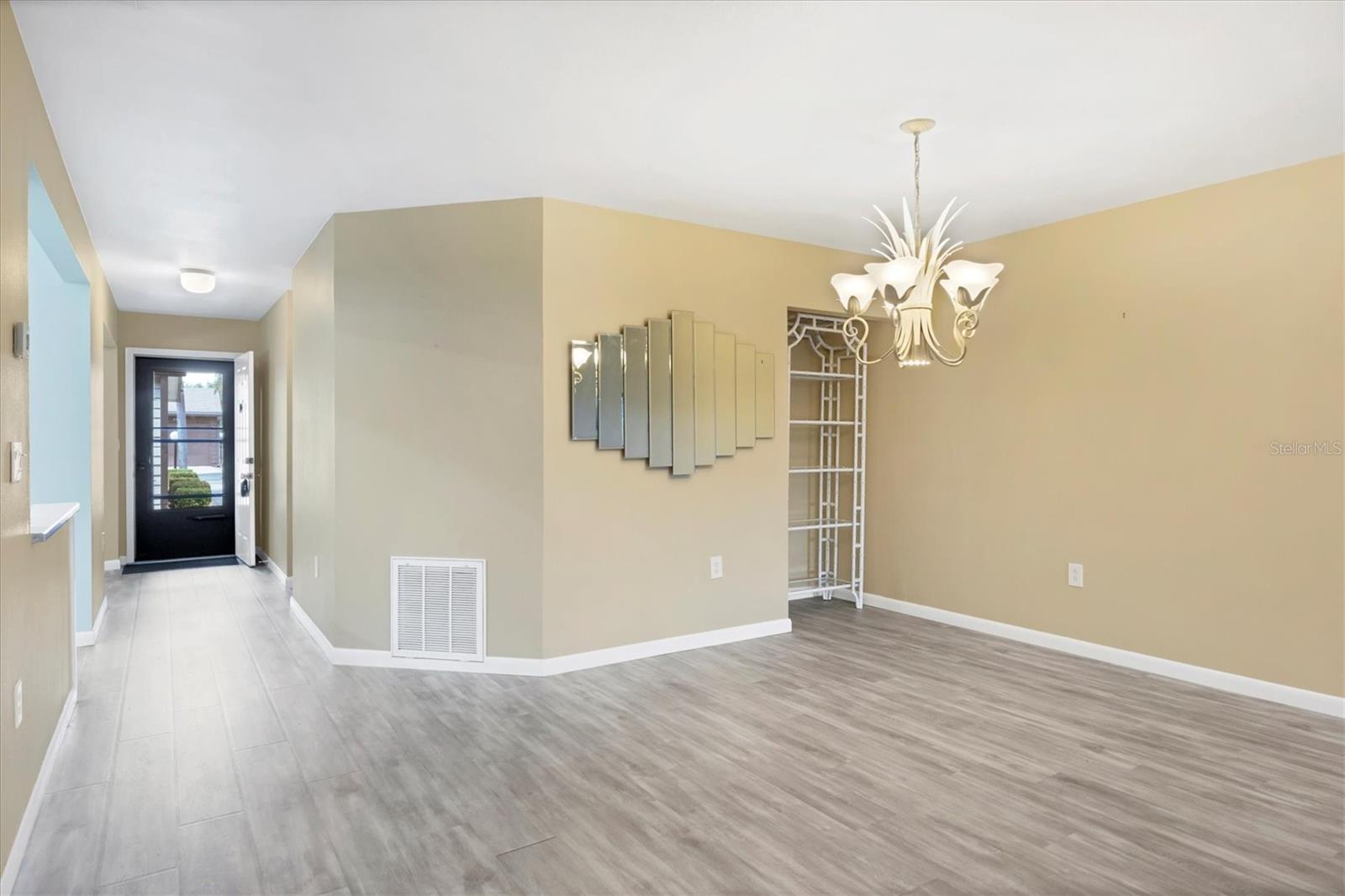 COUNTRY VILLAGE - Residential