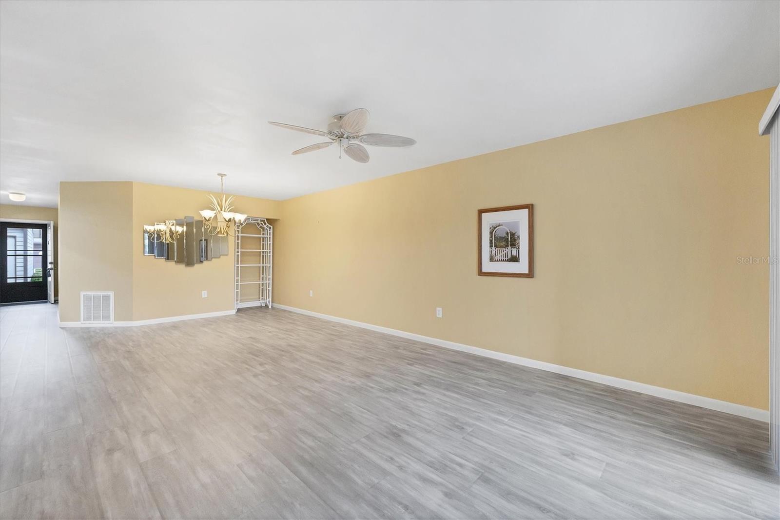 COUNTRY VILLAGE - Residential