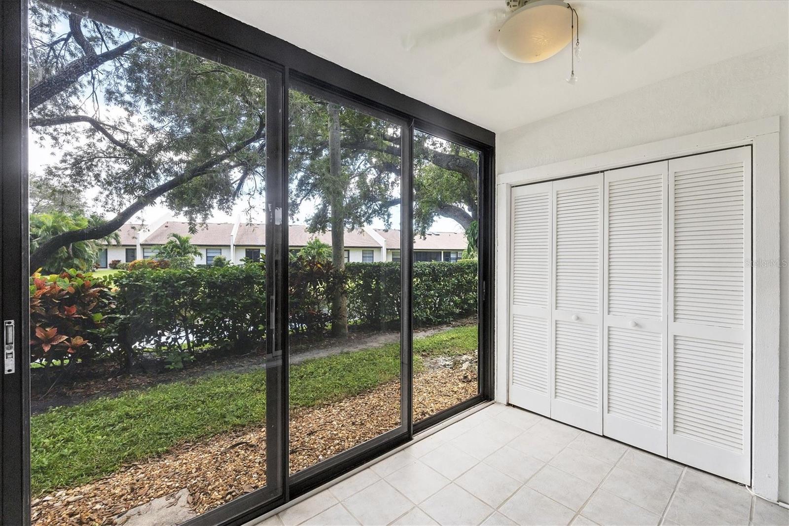 COUNTRY VILLAGE - Residential