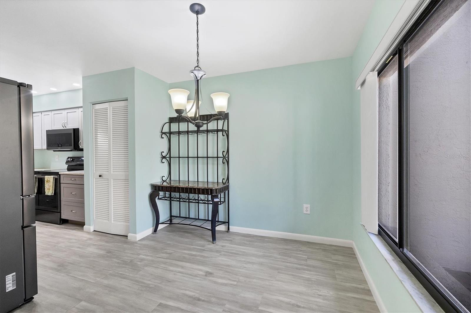 COUNTRY VILLAGE - Residential